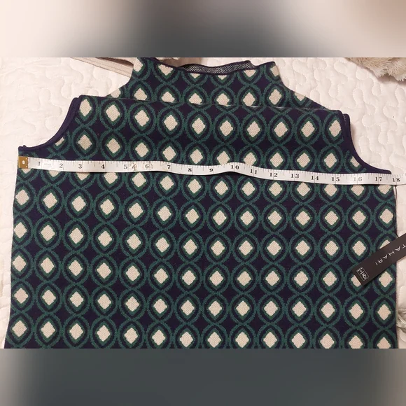 Tahari Black and Cream Geometric Tank Top - Picture 6 of 7